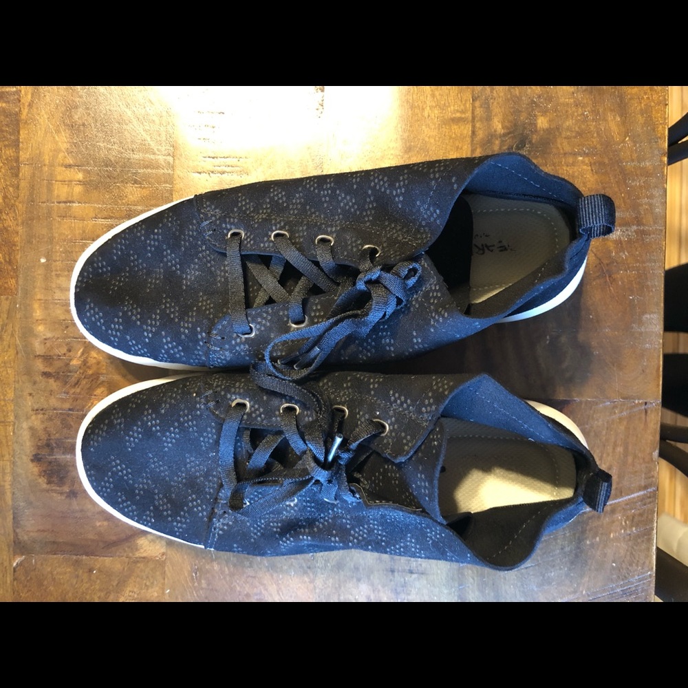 BearPaw sneakers